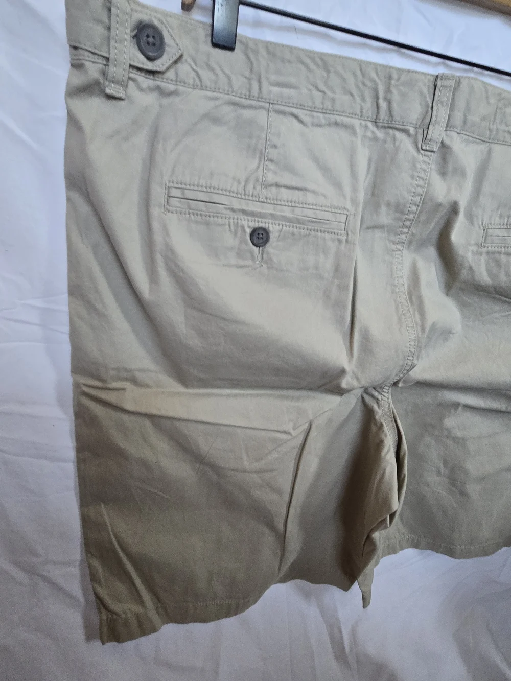 Marc Anthony Men’s Khaki Flat Front Cotton Shorts